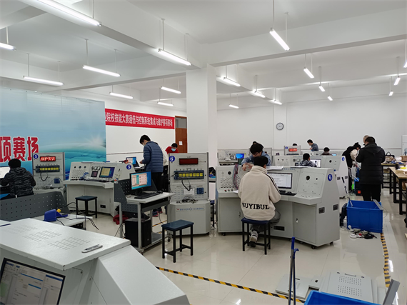 圖7比賽現(xiàn)場(chǎng)照片 圖7比賽現(xiàn)場(chǎng)照片