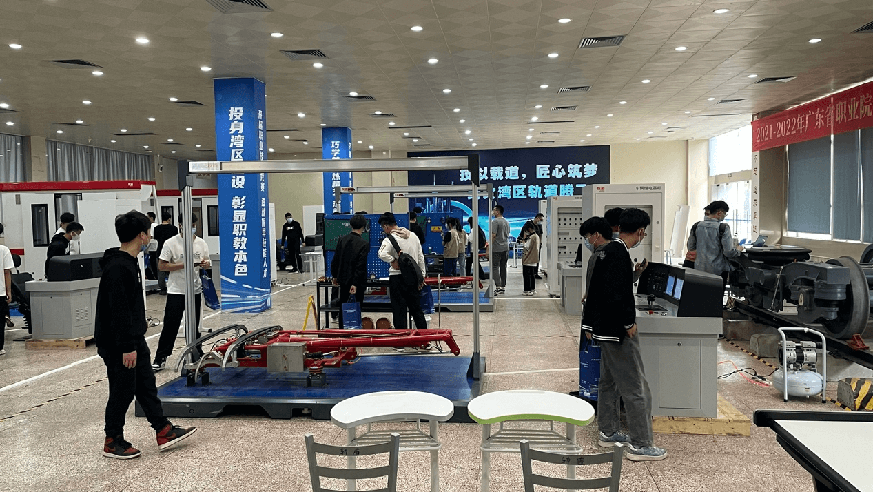 參賽選手參觀競賽場地 參賽選手參觀競賽場地